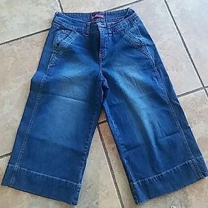 Jones Wear Capri Jean's